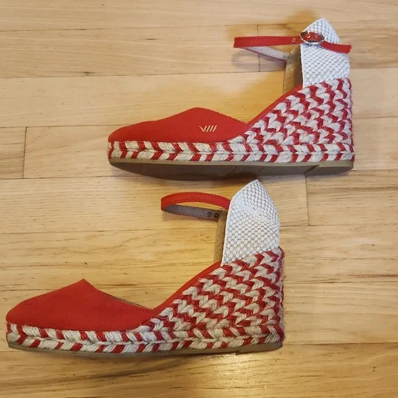 Viscata Canvas Wedges - Red Jaquard - Picture 2 of 6
